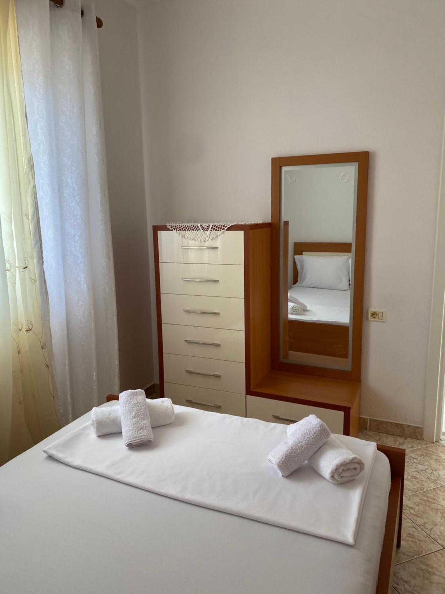 Apartaments Rraku Sarandë Eksteriør bilde