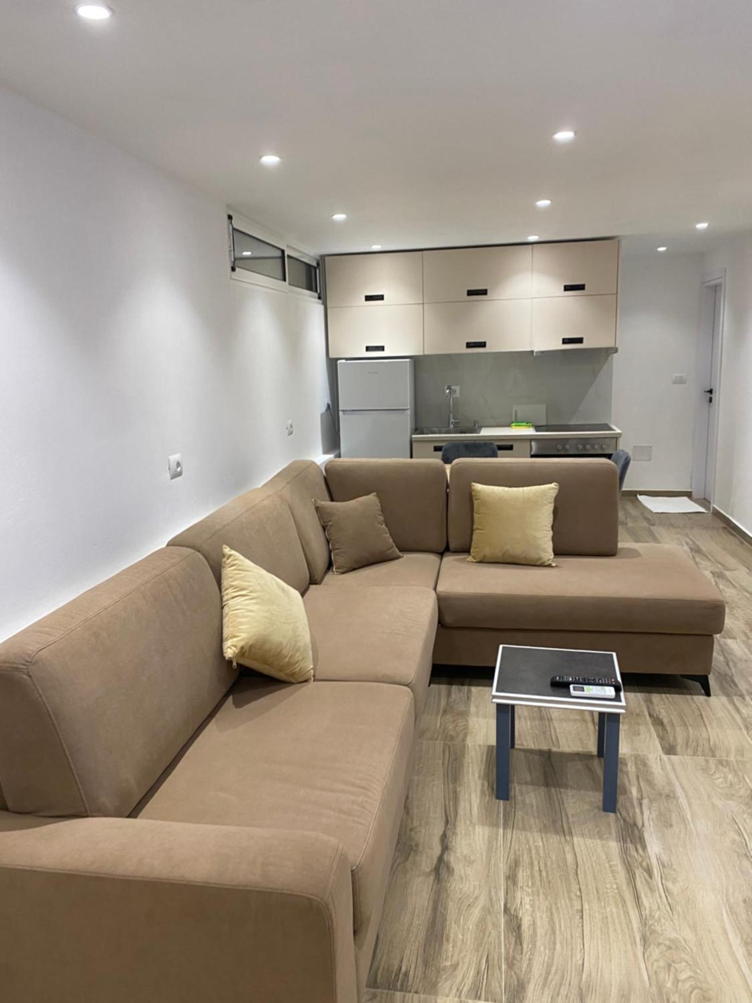Apartaments Rraku Sarandë Eksteriør bilde